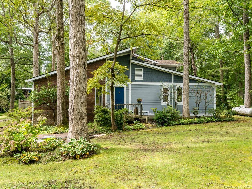 10 S Garden DR, Fletcher, NC 28732