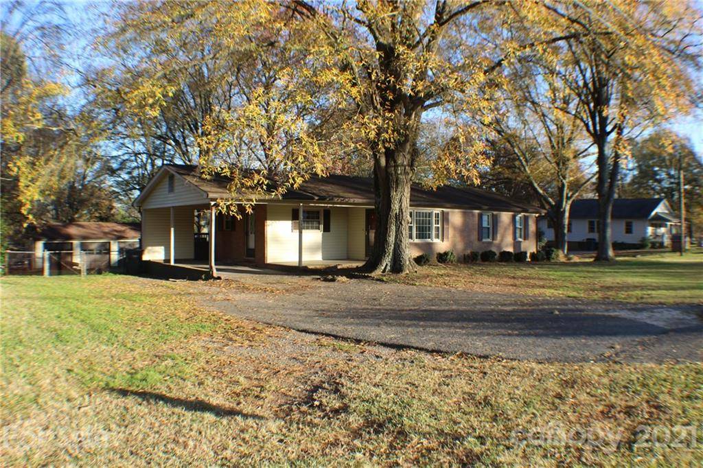 1386 Winecoff School RD, Concord, NC 28027