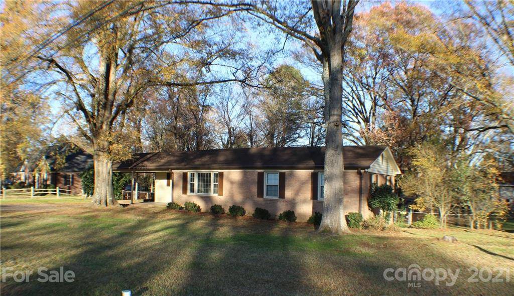 1386 Winecoff School RD, Concord, NC 28027