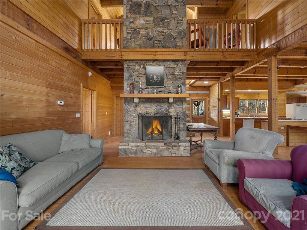 155 Leamon DR, Cedar Mountain, NC 28718