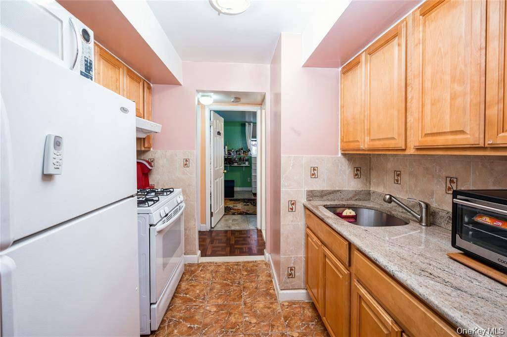 782 E 179th ST, Bronx, NY 10460