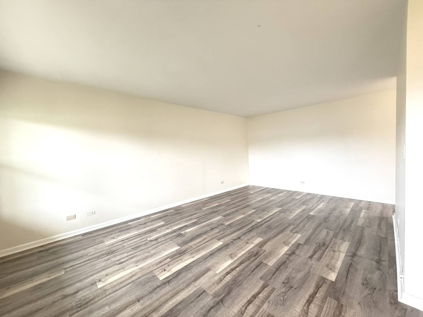 575 Berry AVE #2E, Grayslake, IL 60030