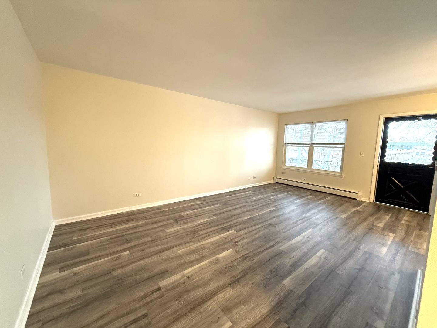 575 Berry AVE #2E, Grayslake, IL 60030