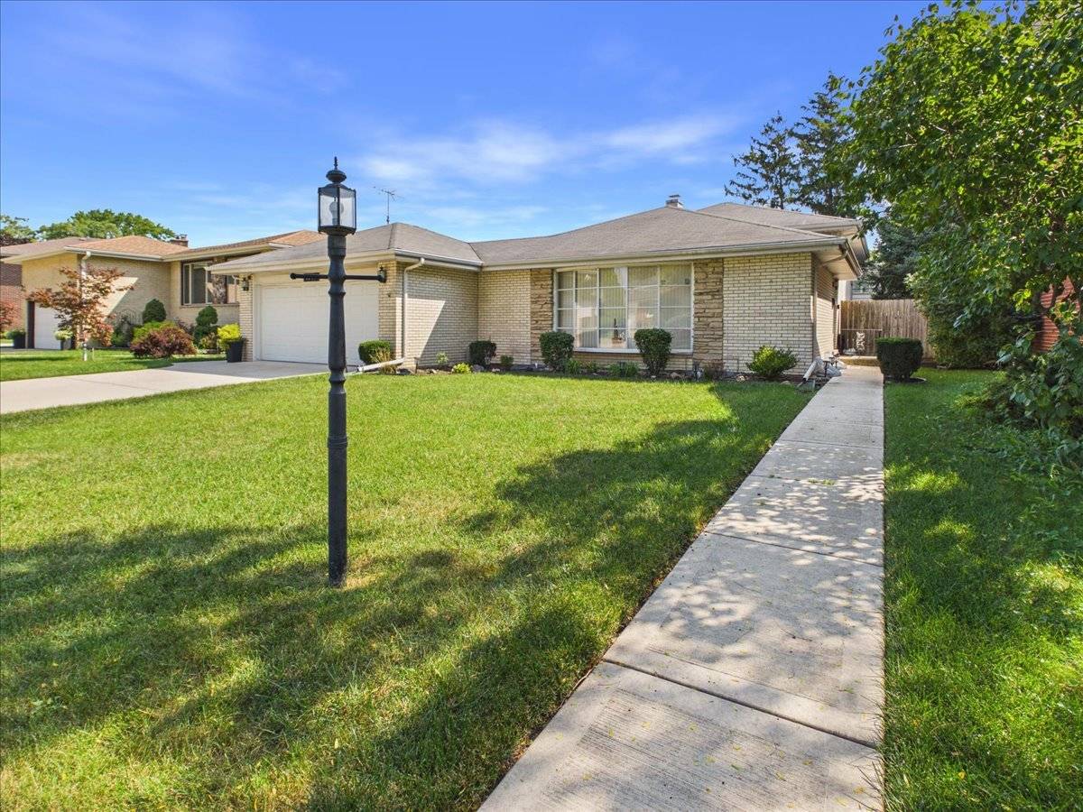 1511 Miami LN, Des Plaines, IL 60018