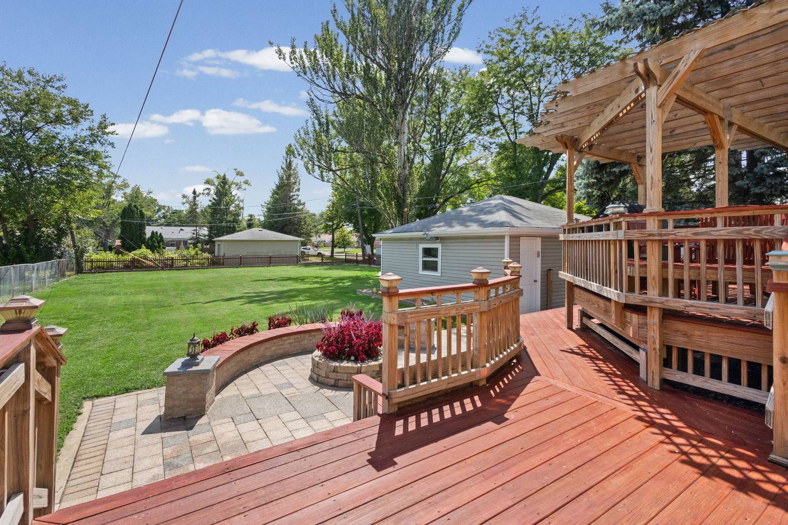 2011 E Touhy AVE, Des Plaines, IL 60018