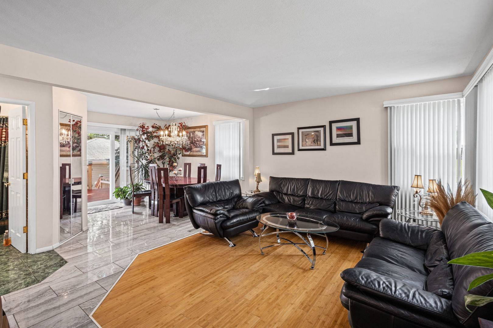 2011 E Touhy AVE, Des Plaines, IL 60018