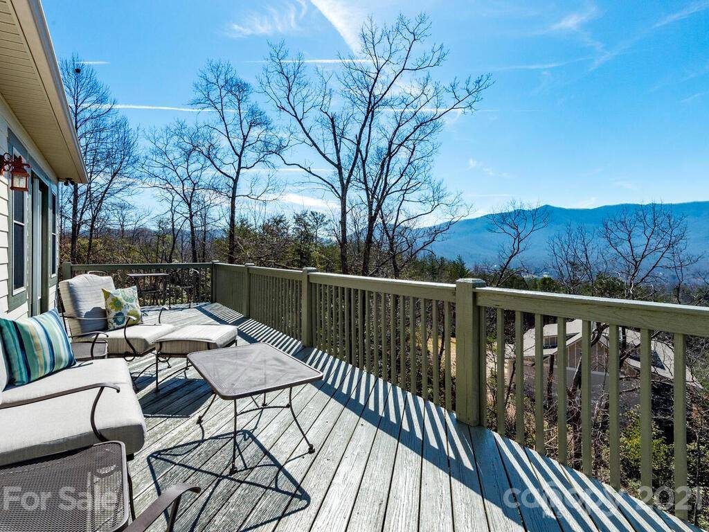 39 Galax LN, Black Mountain, NC 28711