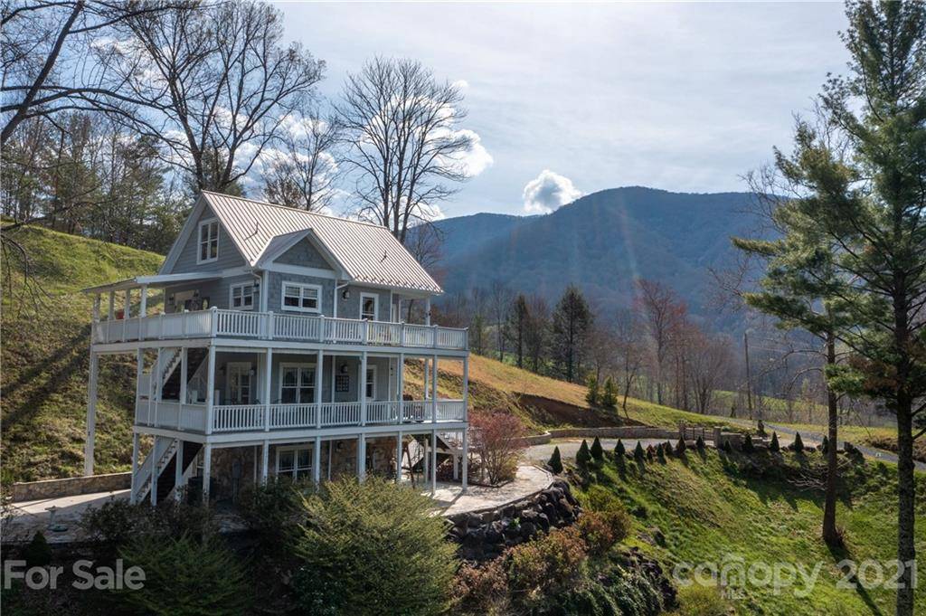 342 Big Rock Creek DR, Bakersville, NC 28705