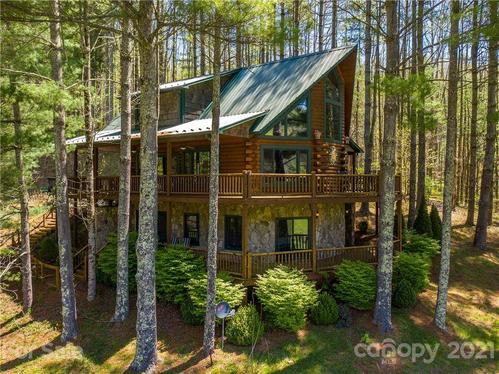 206 White Pine LN, Bakersville, NC 28705