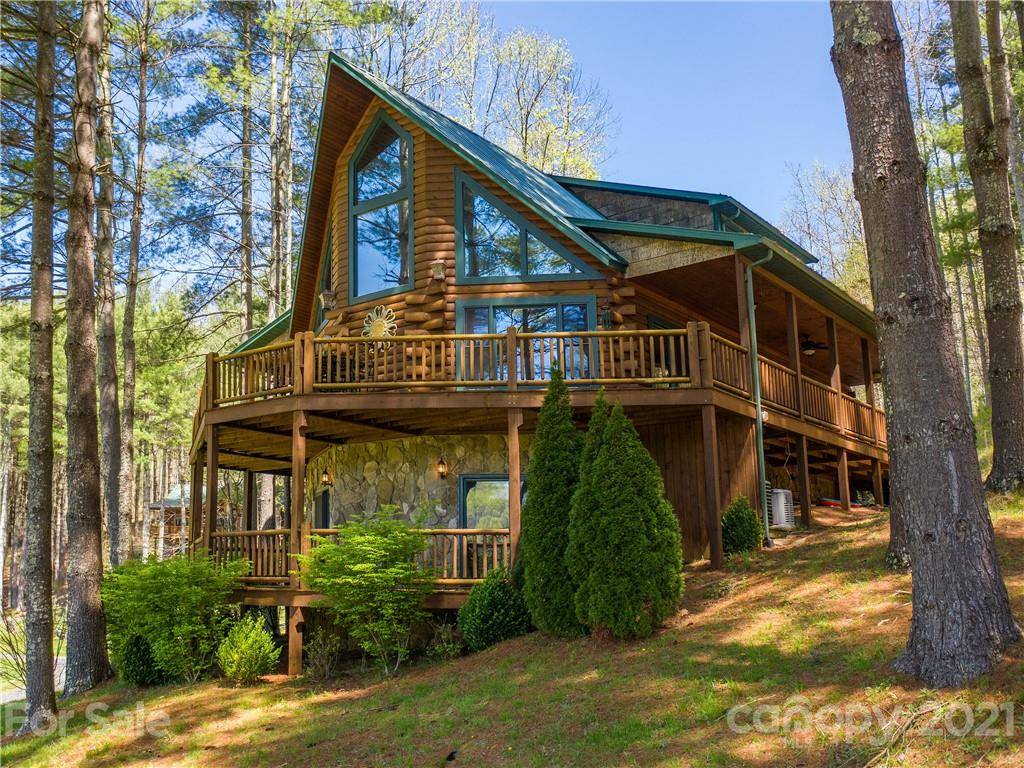 206 White Pine LN, Bakersville, NC 28705