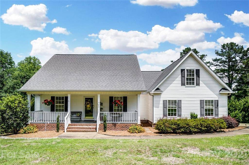 506 Saddle DR, Camden, SC 29020