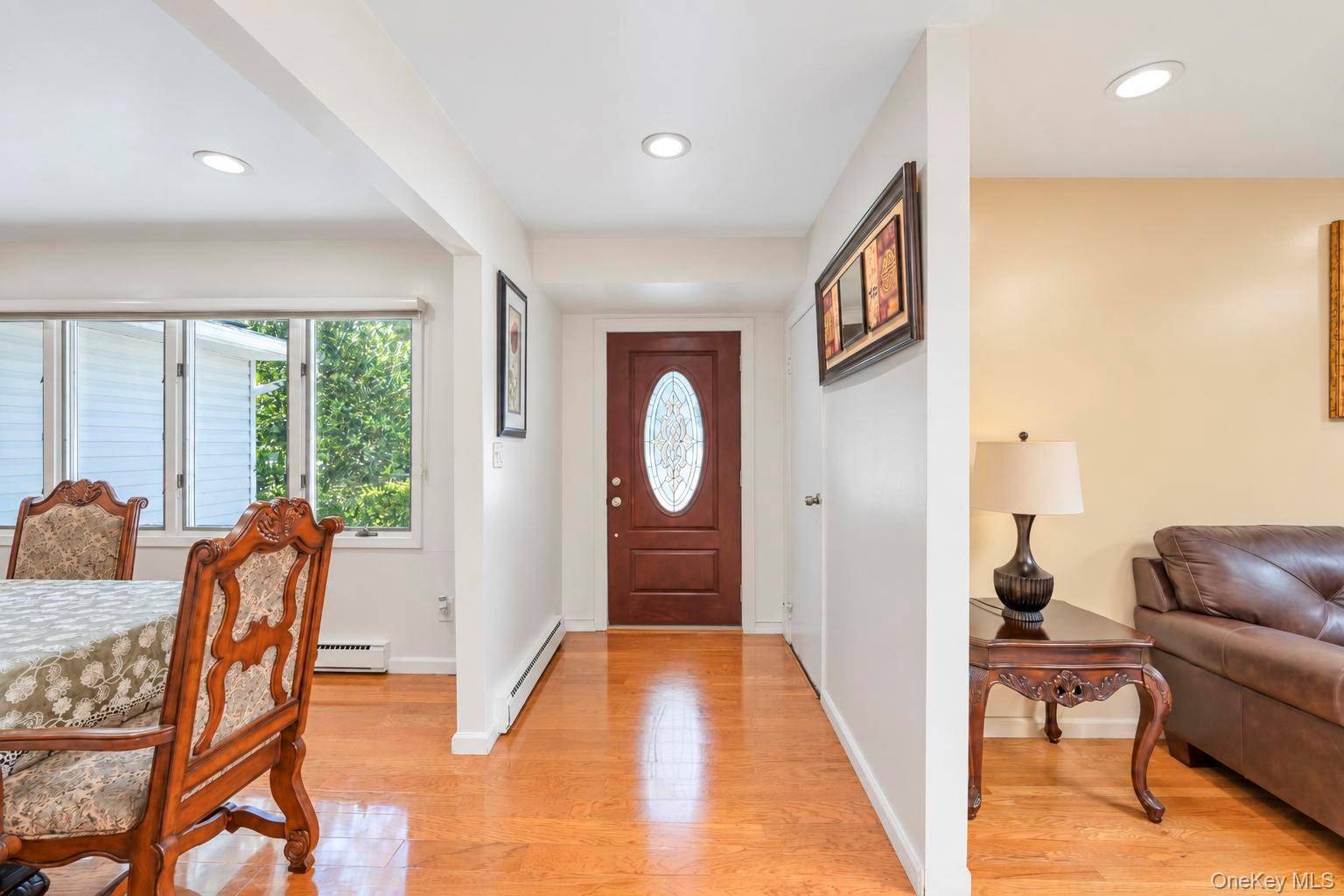 23 Pimlico DR, Commack, NY 11725