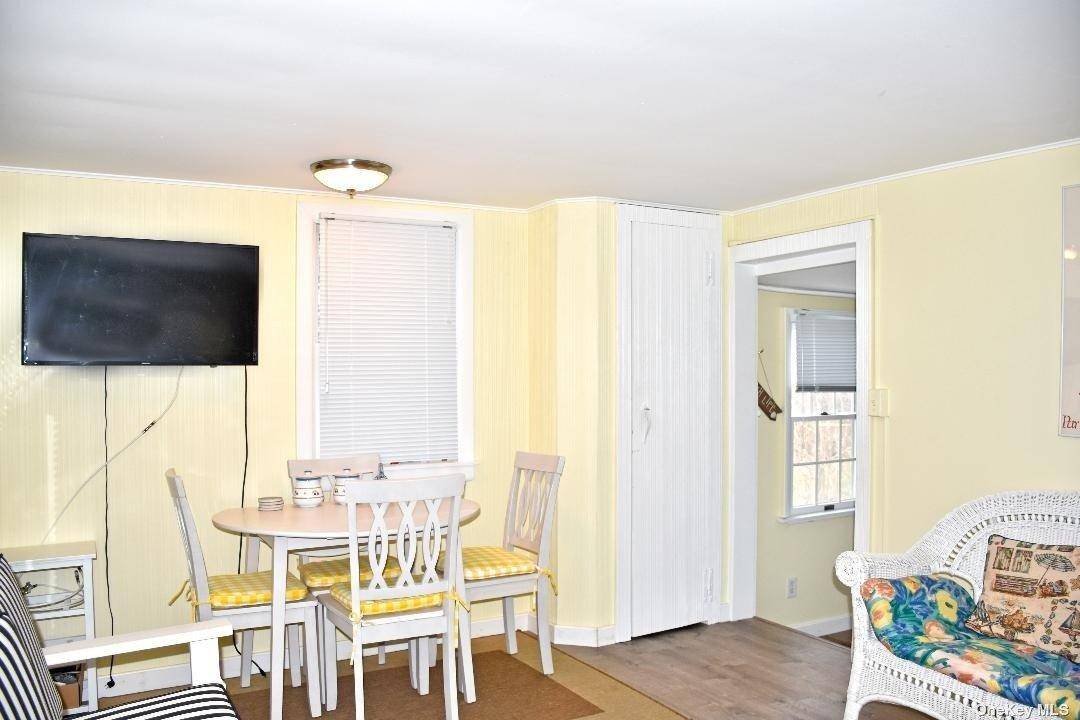 66 Dune RD, Quogue, NY 11959
