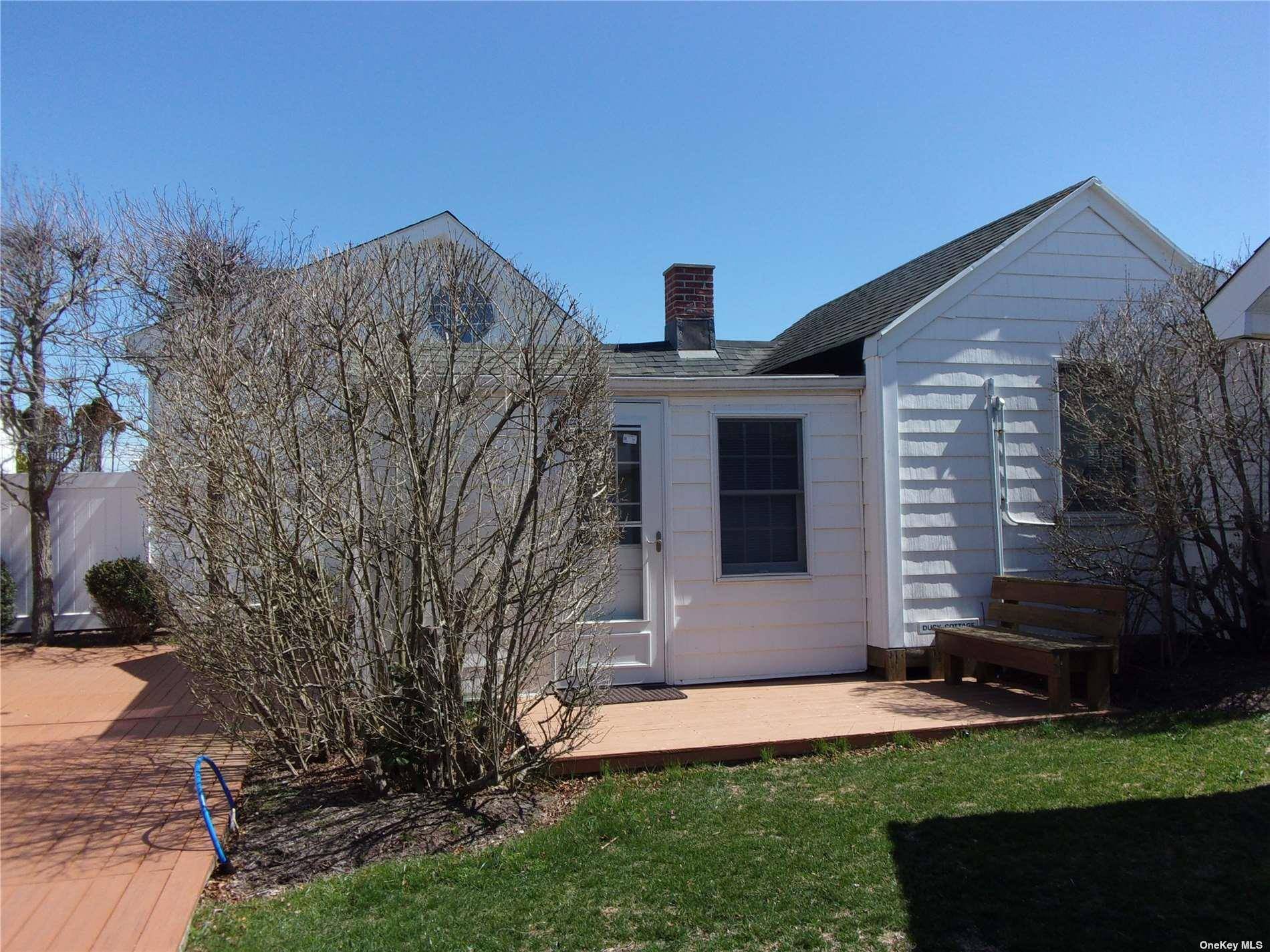66 Dune RD, Quogue, NY 11959