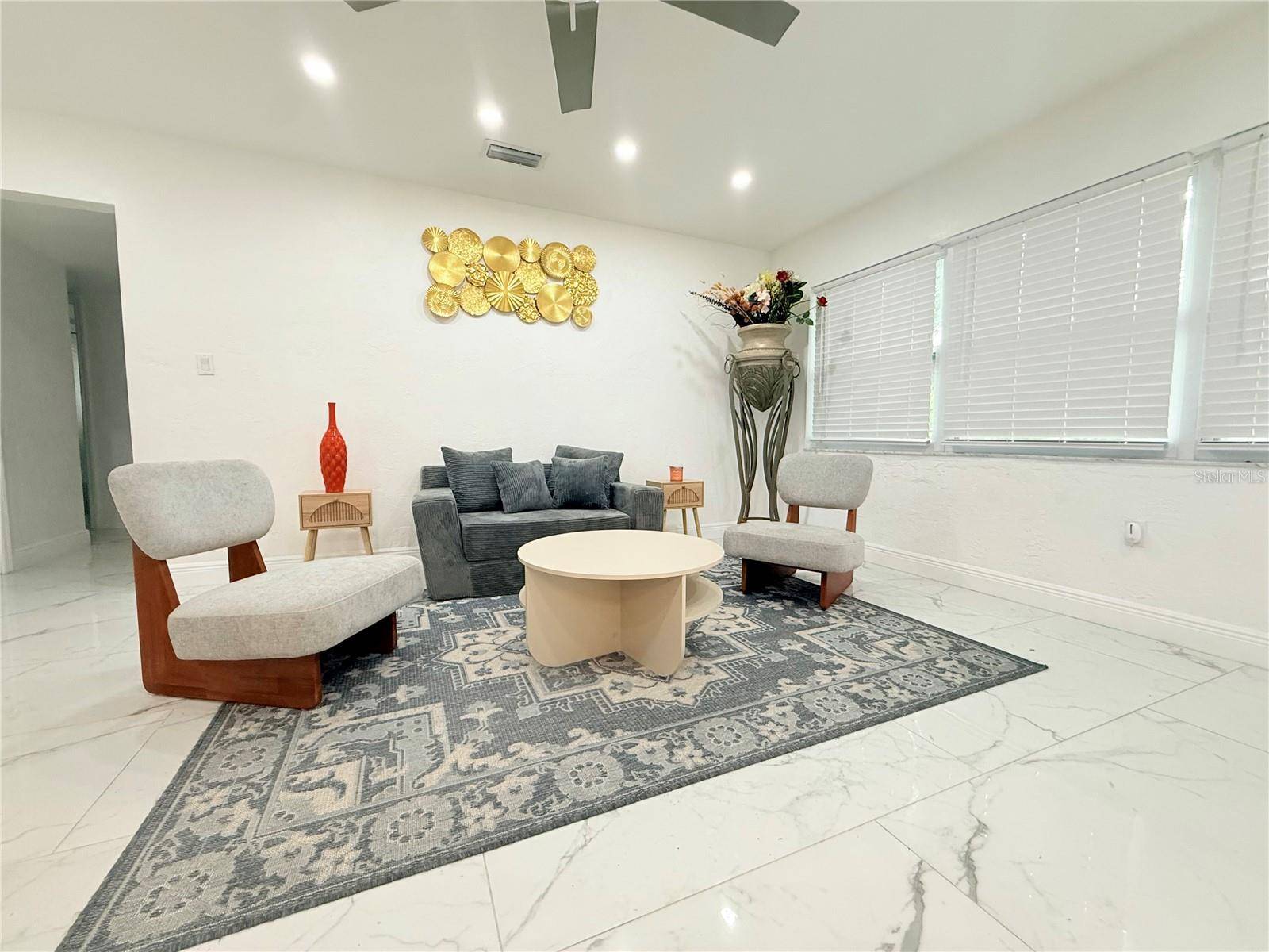 1557 ROBINSON DR N, St Petersburg, FL 33710