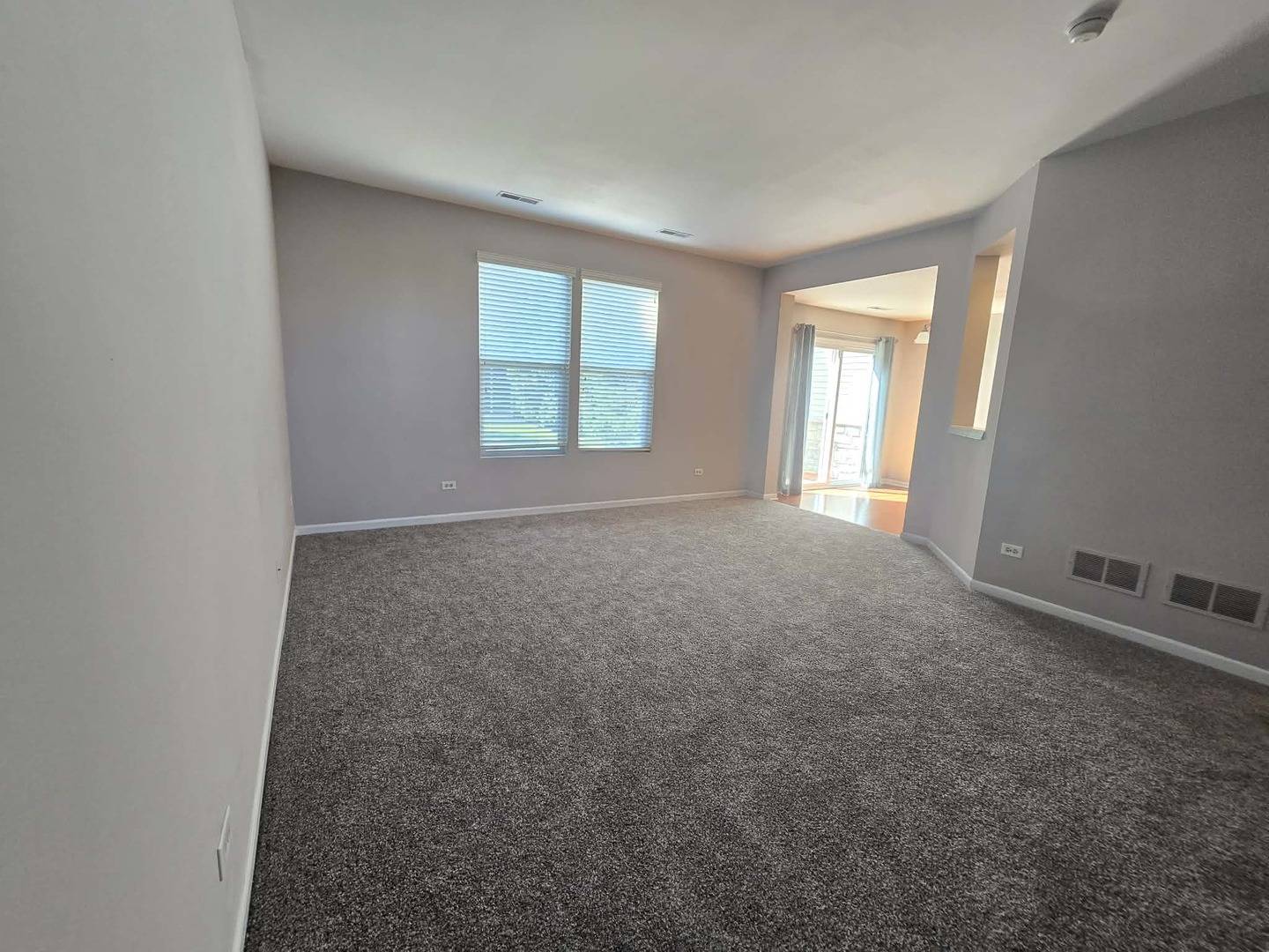337 Devoe DR #337, Oswego, IL 60543