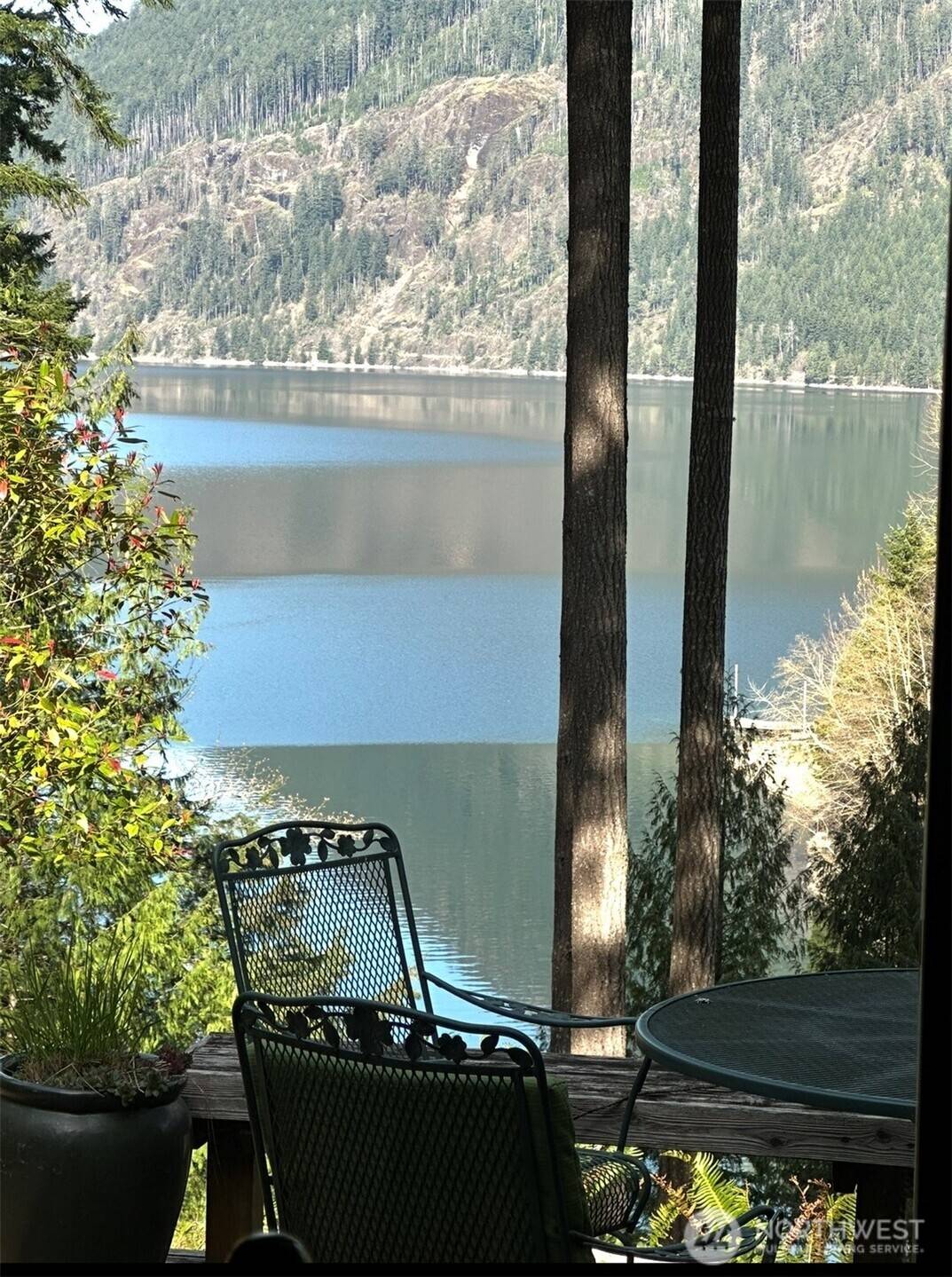 1120 N Potlatch DR N, Hoodsport, WA 98548