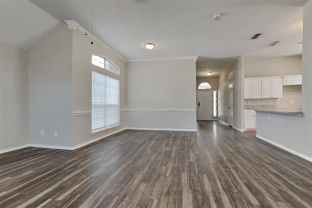 9053 San Joaquin Trail, Fort Worth, TX 76118