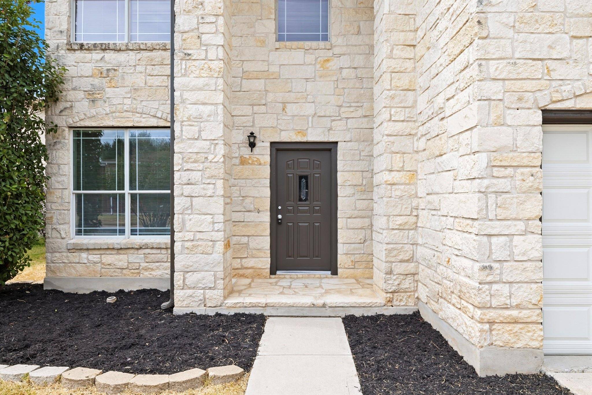 605 Decker DR, Hutto, TX 78634