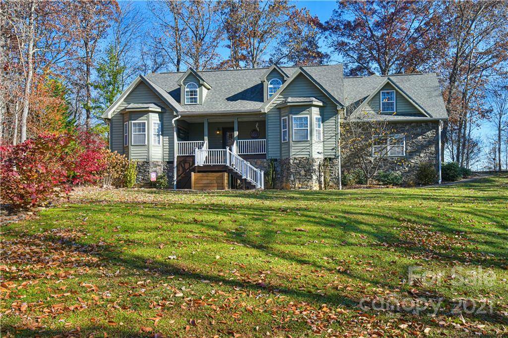 50 Vintage RD, Candler, NC 28715