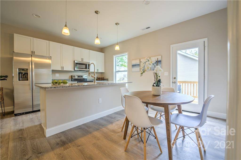 119 Ramblewood DR, Asheville, NC 28805