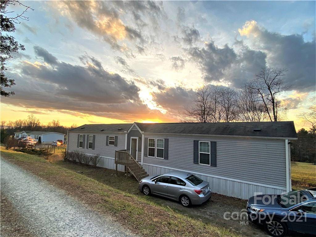 166 Albert DR, Flat Rock, NC 28731