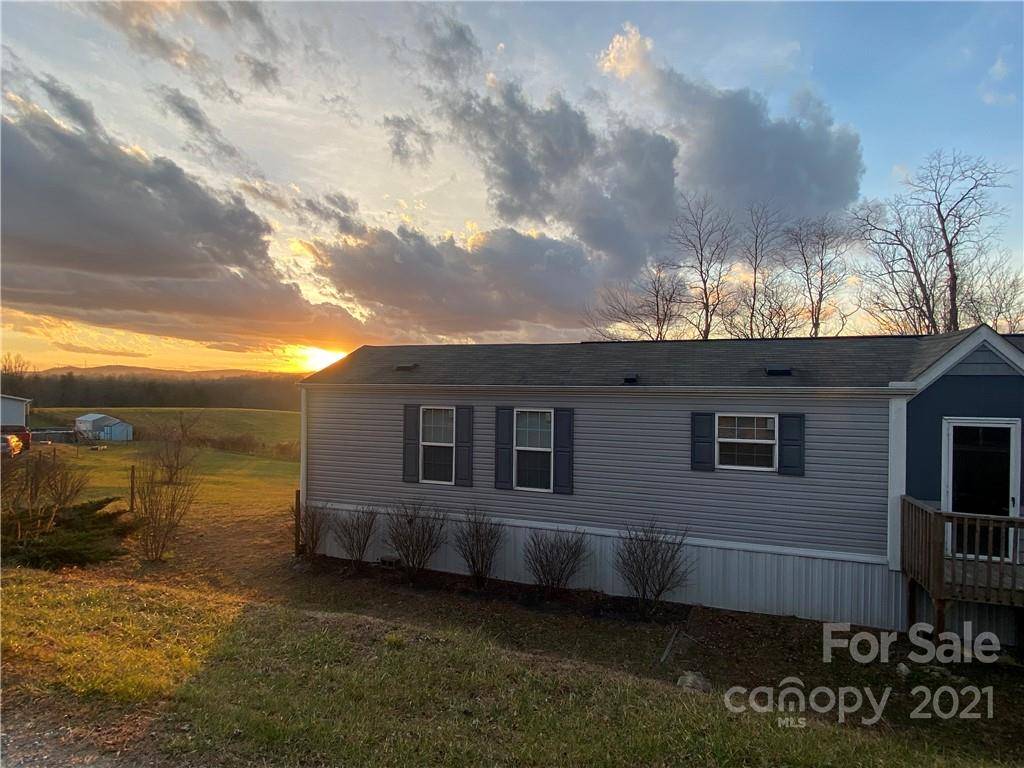 166 Albert DR, Flat Rock, NC 28731