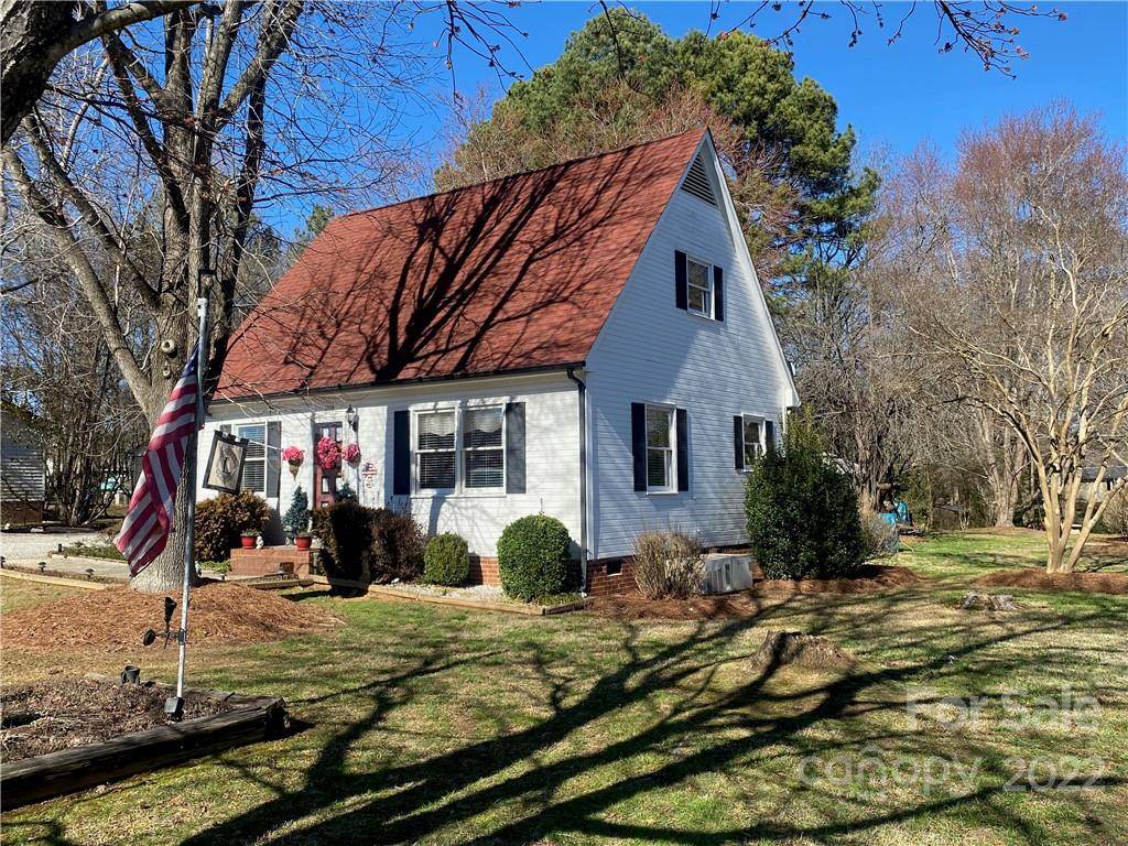 3306 Dallas Cherryville HWY, Dallas, NC 28034
