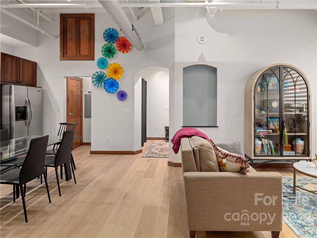12 S Lexington AVE #200, Asheville, NC 28801