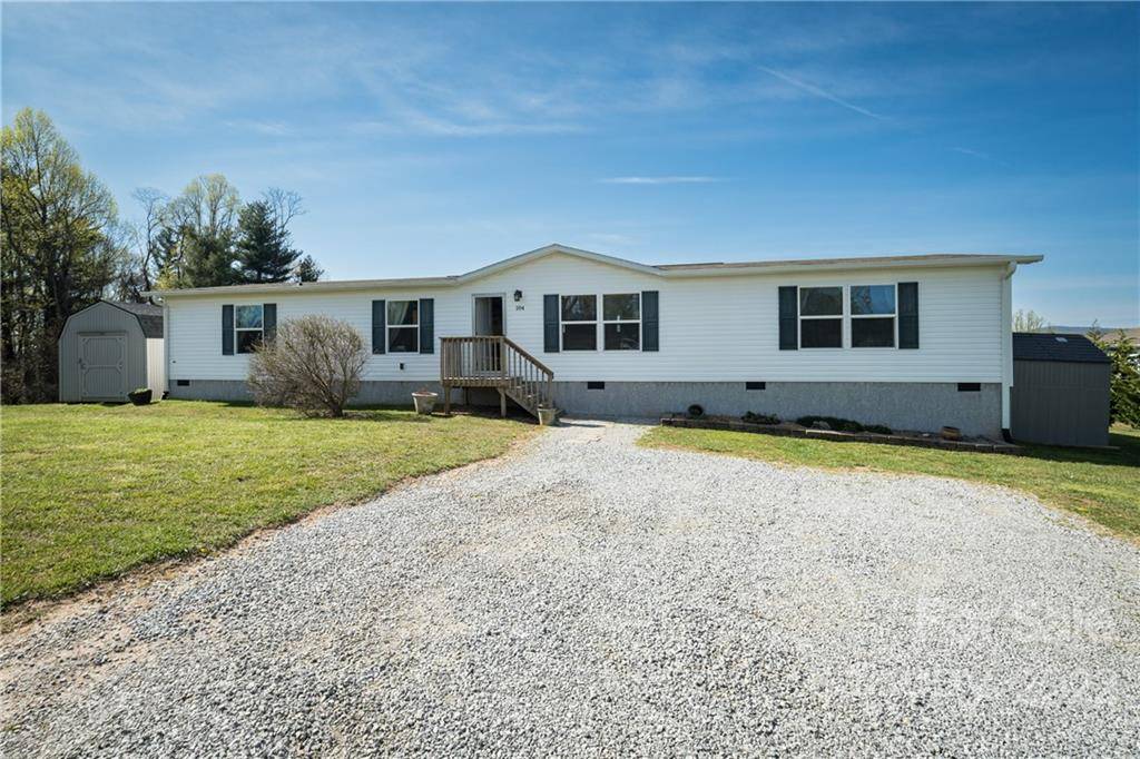 184 Albert DR, Flat Rock, NC 28731