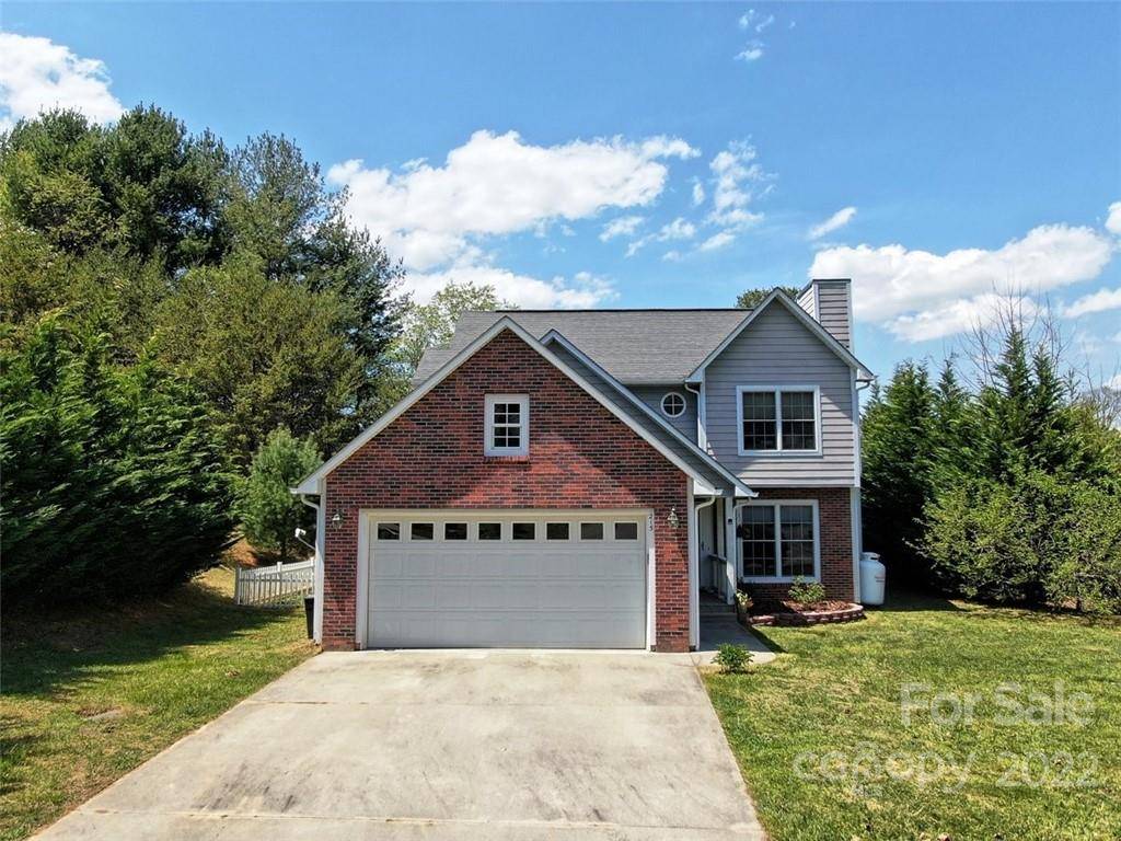 215 Hayfield DR, Canton, NC 28716