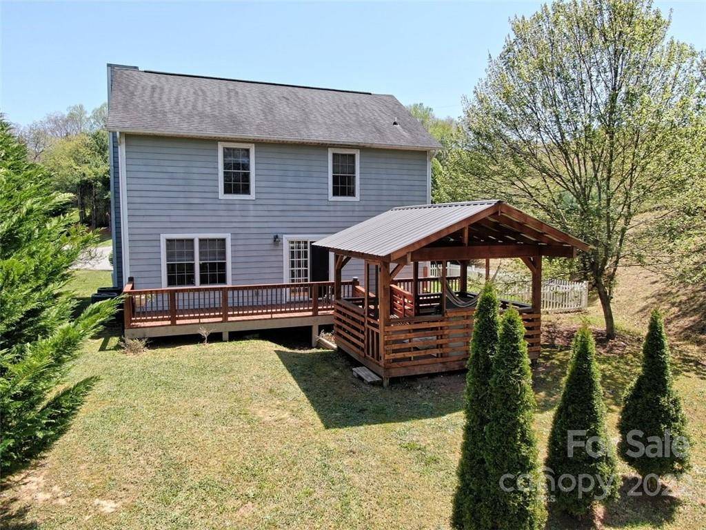 215 Hayfield DR, Canton, NC 28716