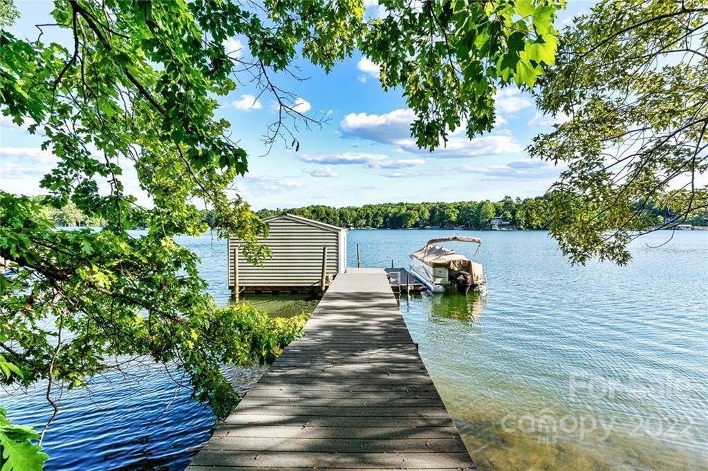 7285 Pebble LN #44, Sherrills Ford, NC 28673