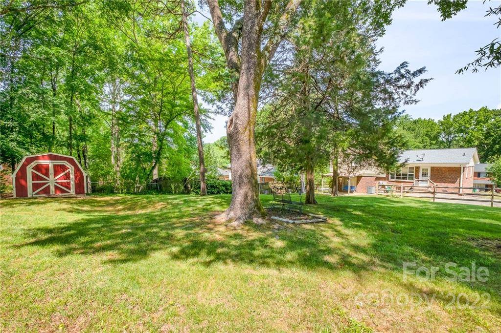 6740 Cedar Springs RD, Charlotte, NC 28212
