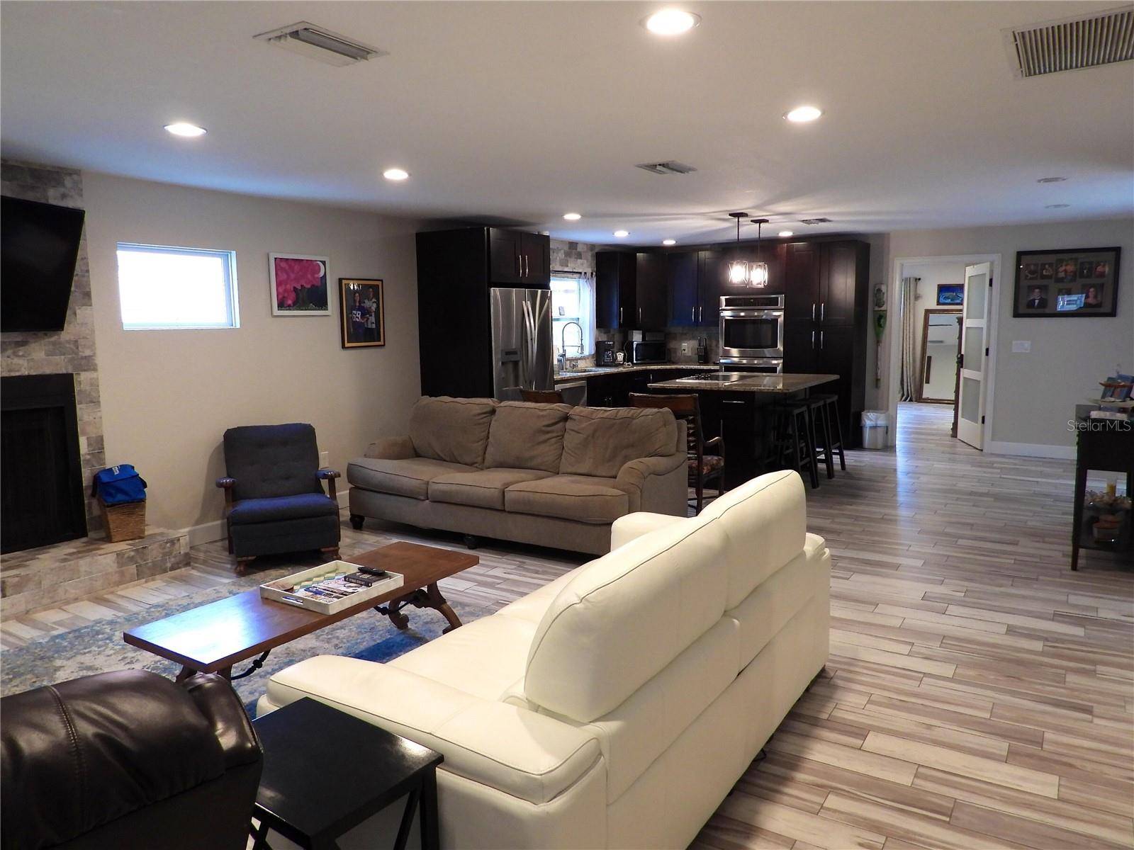 7800 COUNTRY CLUB RD N, St Petersburg, FL 33710