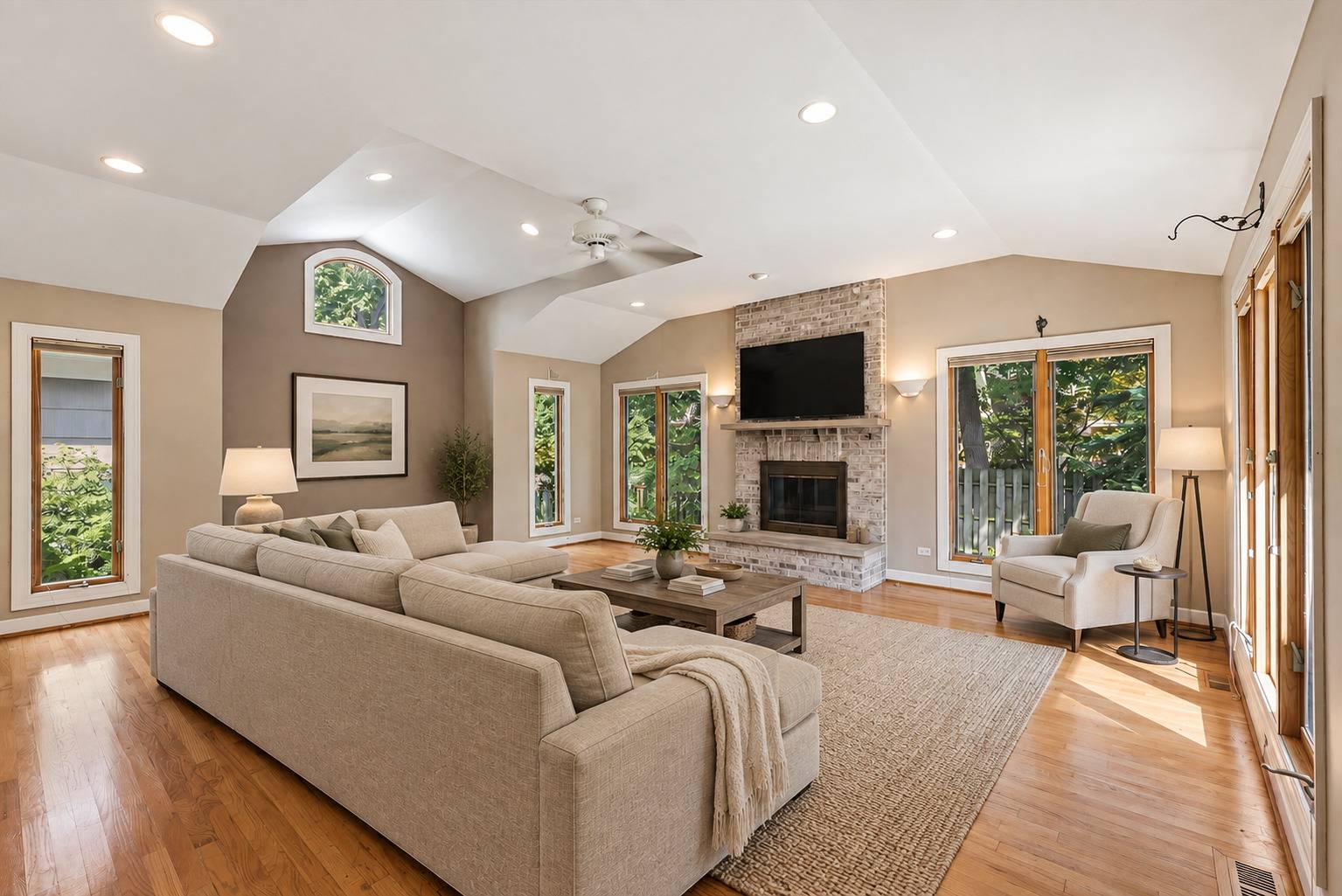309 Forest Knoll RD, Lake Bluff, IL 60044