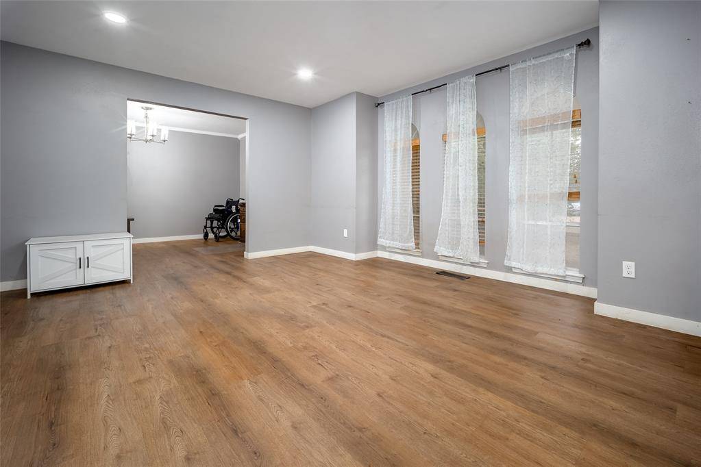 6404 Brentford TER, Oklahoma City, OK 73132