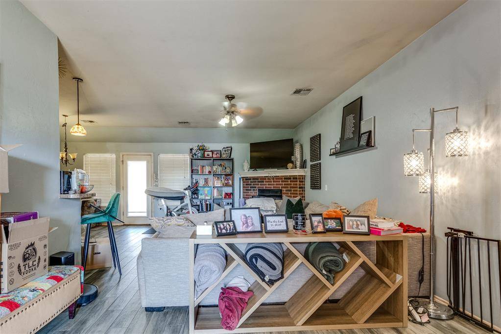 516 S Castle Ridge LN, Mustang, OK 73064