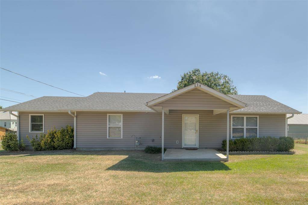 216 SW 4th ST, Checotah, OK 74426