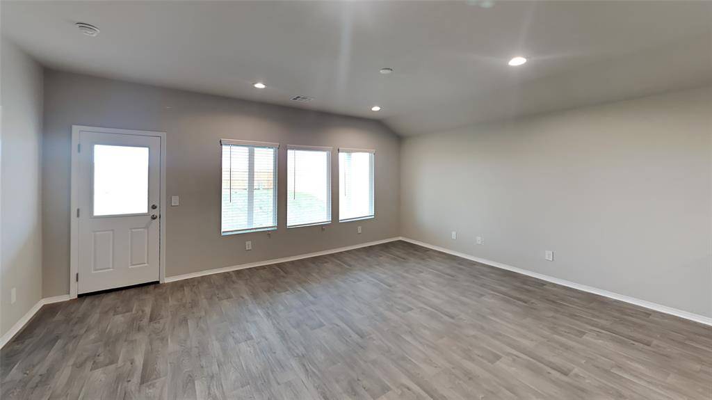 10509 NW 25th ST, Yukon, OK 73099