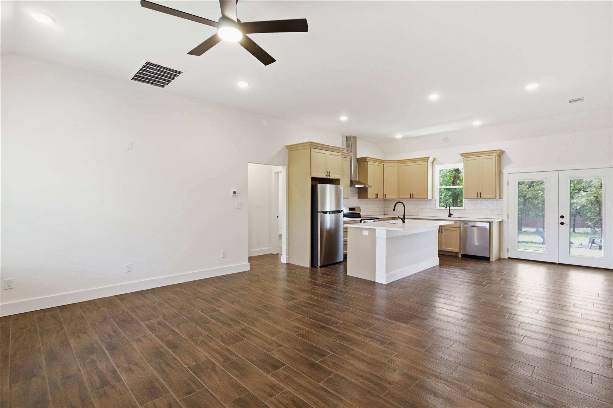 Address not disclosed, Rockdale, TX 76567