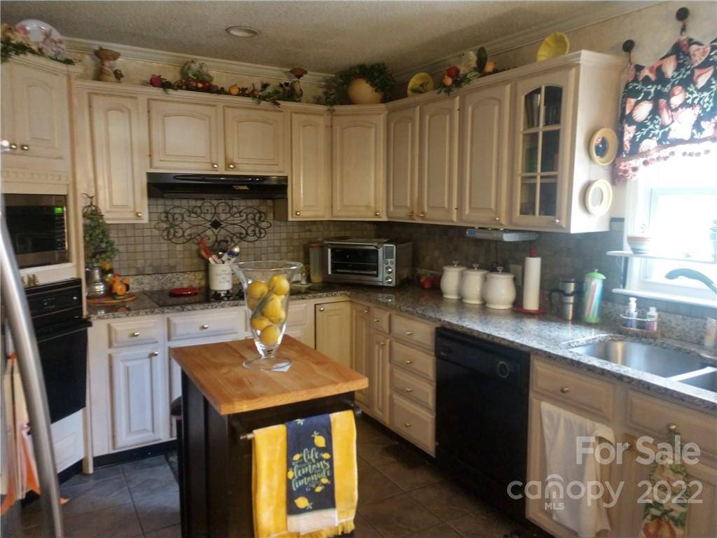 203 Oak Forest DR, Forest City, NC 28043