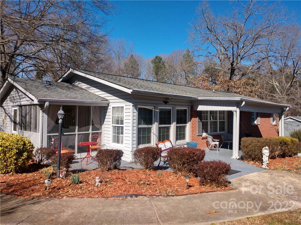 203 Oak Forest DR, Forest City, NC 28043
