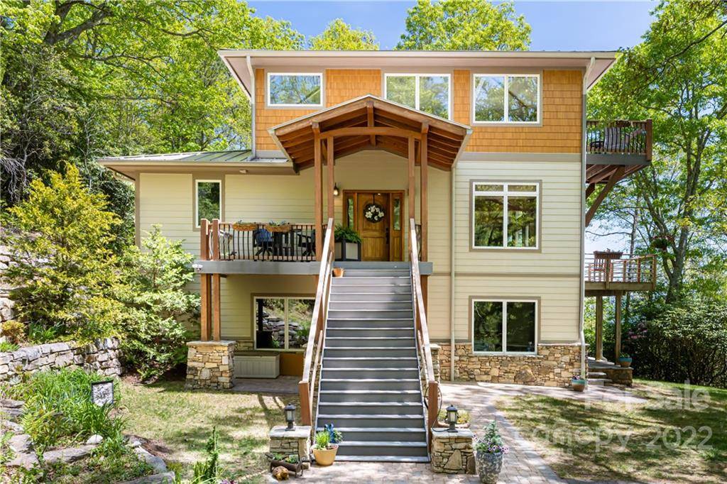 425 Flat Top Mountain RD, Fairview, NC 28730