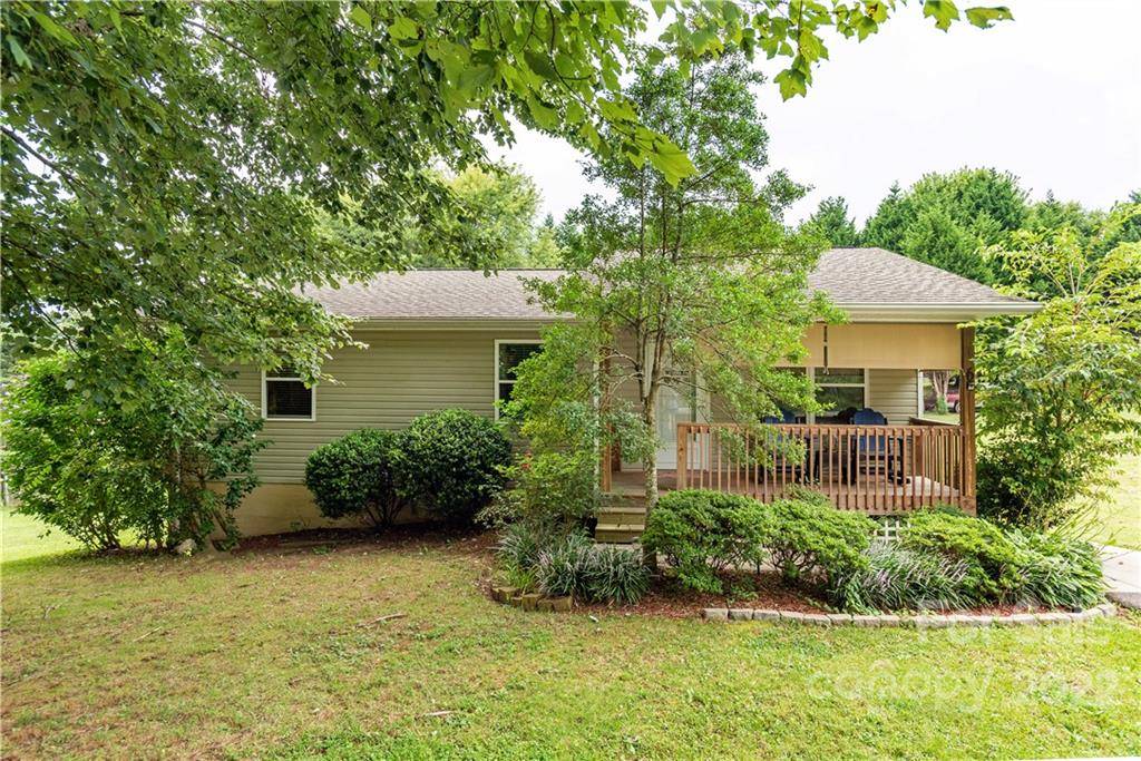 6 Kendrick CT, Flat Rock, NC 28731