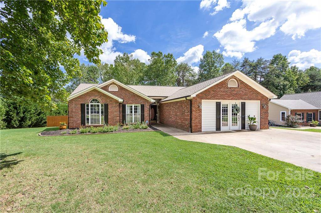 7760 Wallace LN, Denver, NC 28037
