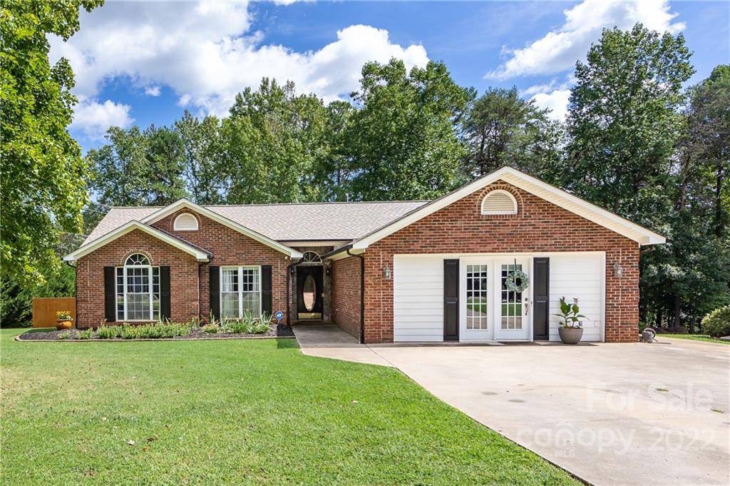 7760 Wallace LN, Denver, NC 28037