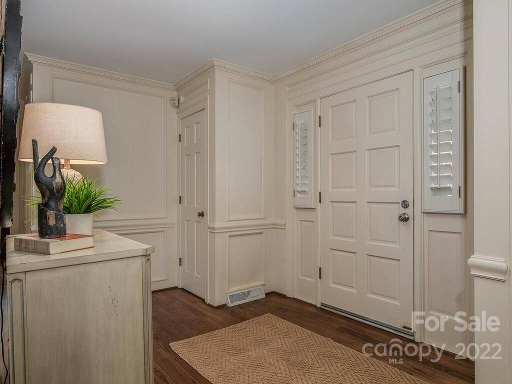 6003 Paddington CT, Charlotte, NC 28277