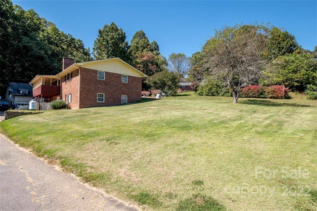 21 Barberry Heights DR, Brevard, NC 28712