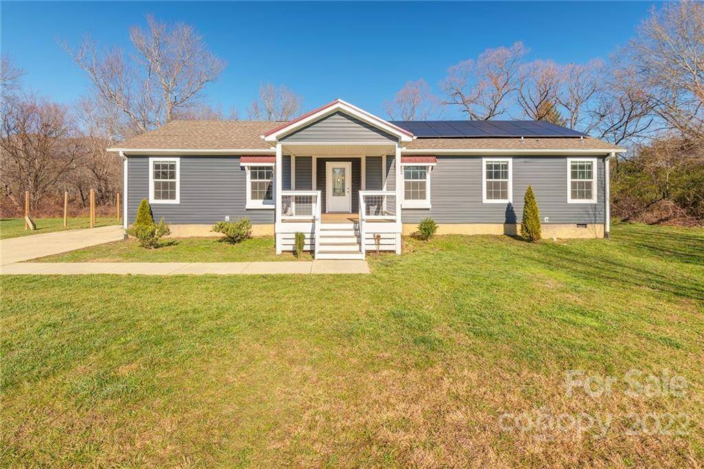 26 Jake RD, Clyde, NC 28721